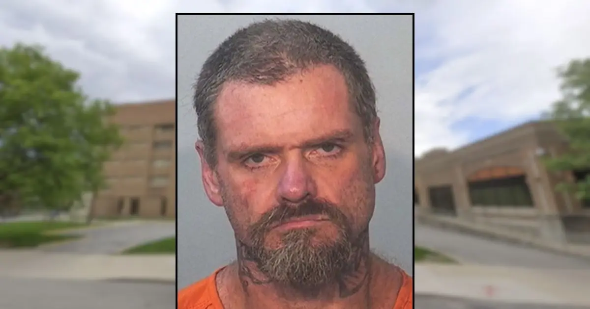 Man showed up at ex's house to fight her new boyfriend 'to the death,' ripped door from hinges to get inside, police say