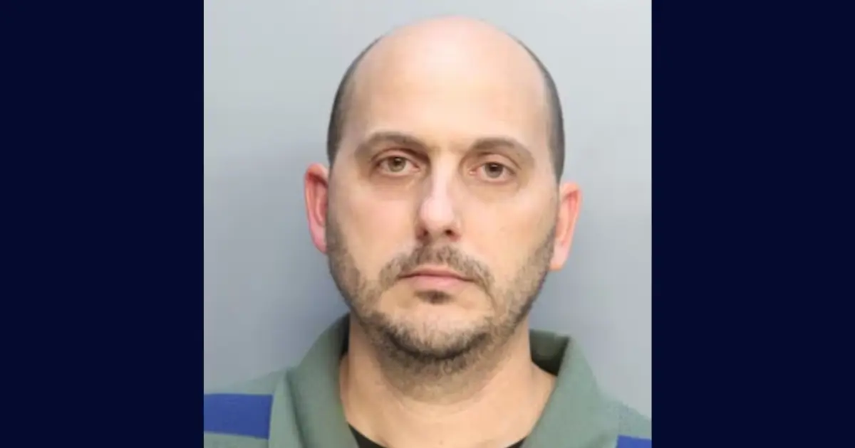 Dad beat 5-year-old daughter with bathroom squeegee because she flipped off a teacher: Cops