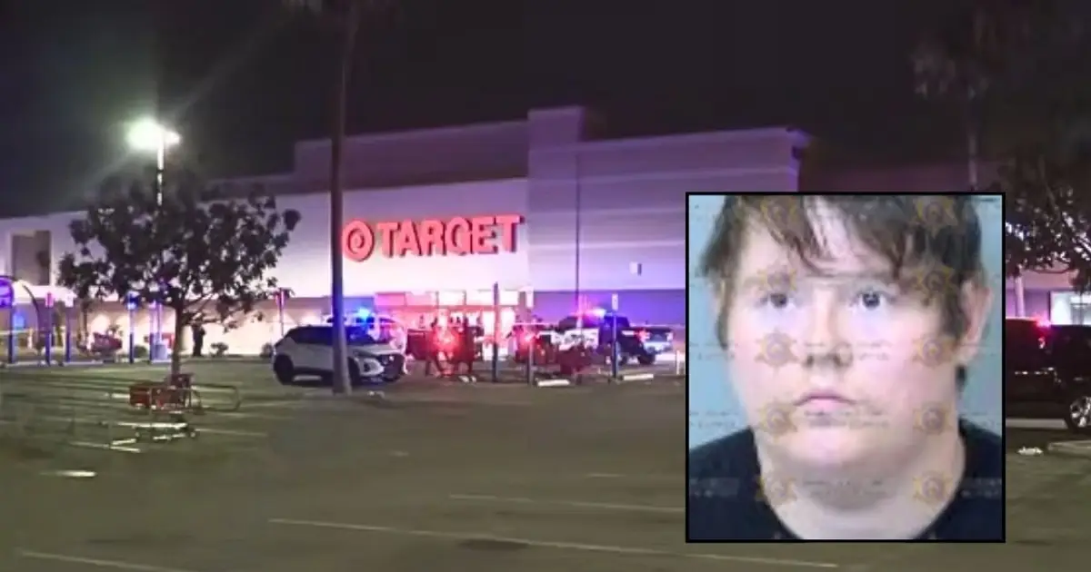 Man goes into Target with gun shoved in pants after swiping it from pal, gets it ripped away from him by the friend and blasted in front of horrified shoppers:…