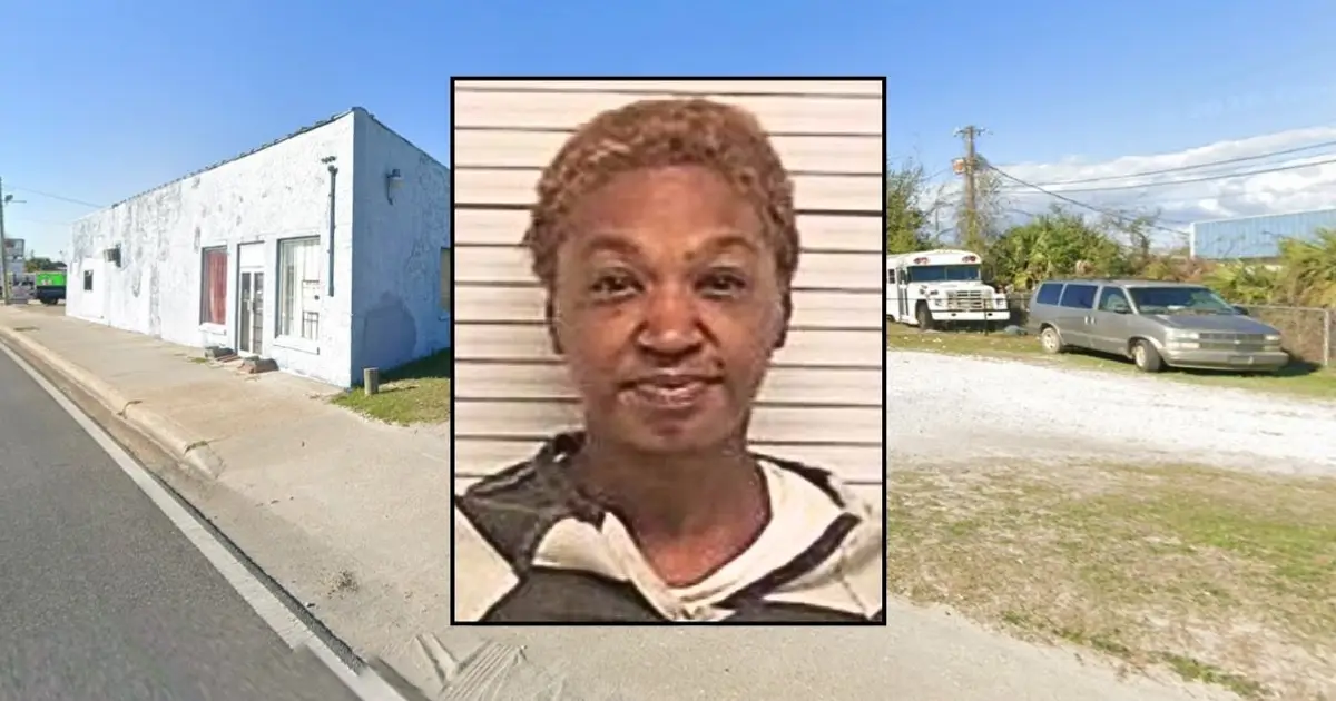 Parent who socked little girl in the face when she told the mom to 'wait her turn' for bathroom after she 'demanded' that the kid get out so her own daughter c…