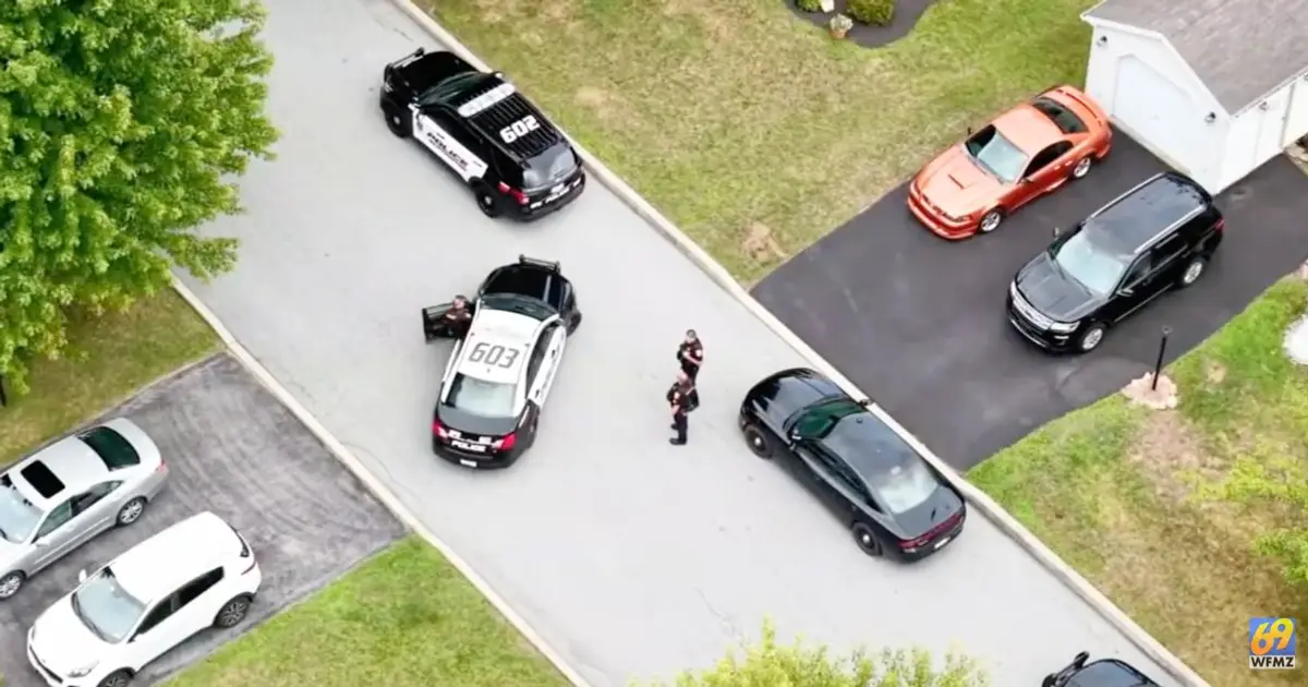 71-year-old mother being strangled by her son able to escape when he threatens neighbor before cops shoot the suspect: Police