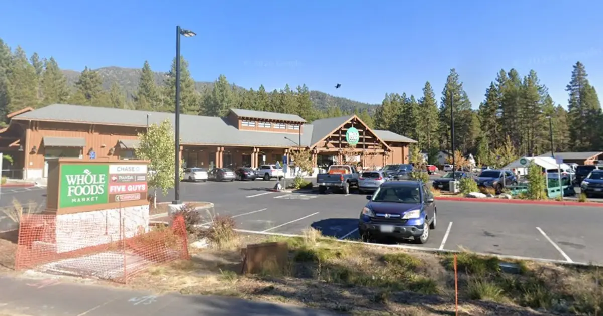 Whole Foods shopper stabbed by teen who then tried to run away: Police