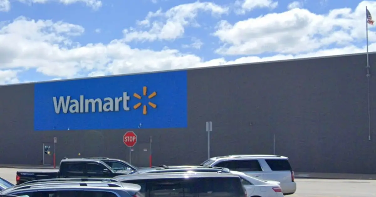 Man shopped in Walmart while his children in 94-degree car screamed and cried, then wiped sweat from them and tried to get away when cops showed up: Authorities