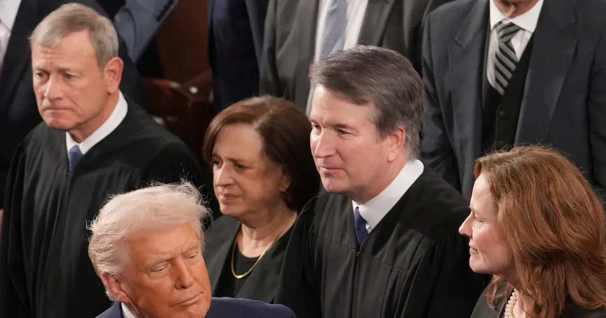 Chief Justice Roberts deems Trump's ballroom 'likely unlawful' and laments that the 'separation of powers' lost in unusual dissent