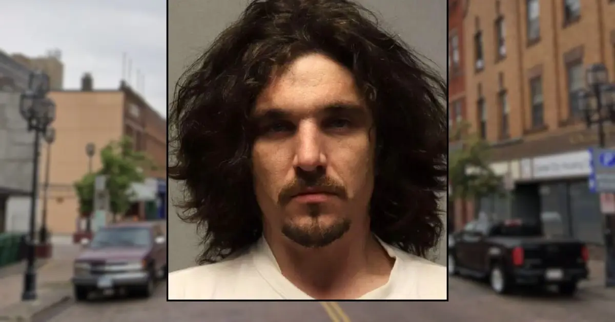 Man walks into hospital ER covered in blood with a collapsed lung after acquaintance stabs him over trash left in a car: Cops
