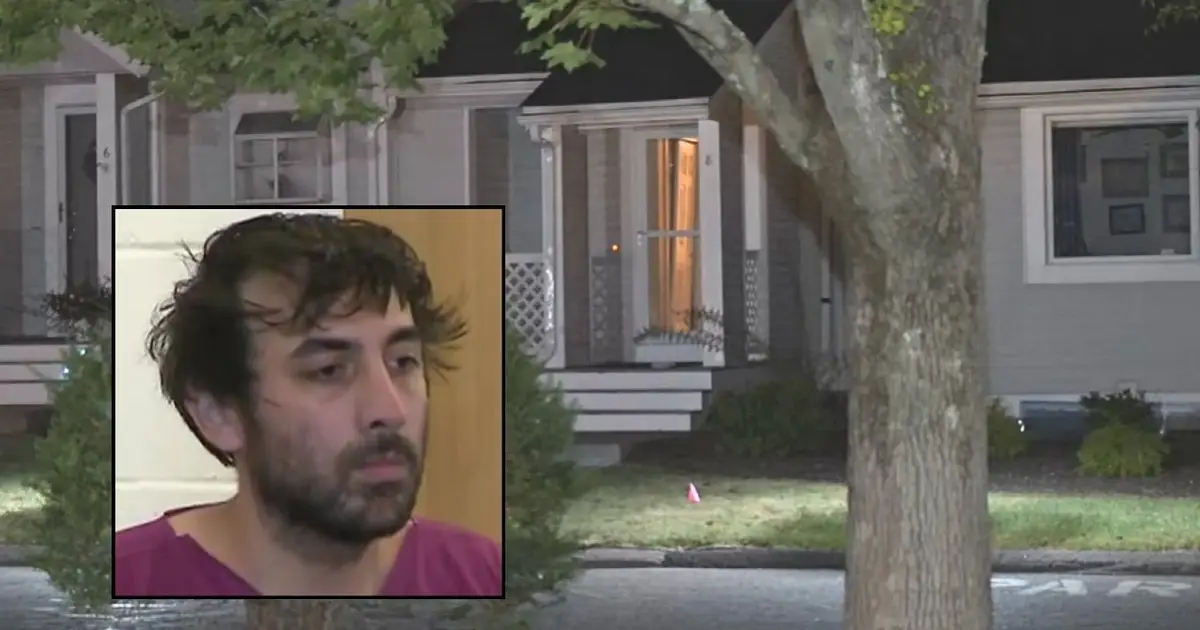 Man choked girlfriend 'as hard as I could' before leaving her dead at bottom of stairs with rug burns, claimed she flung herself down staircase: Cops