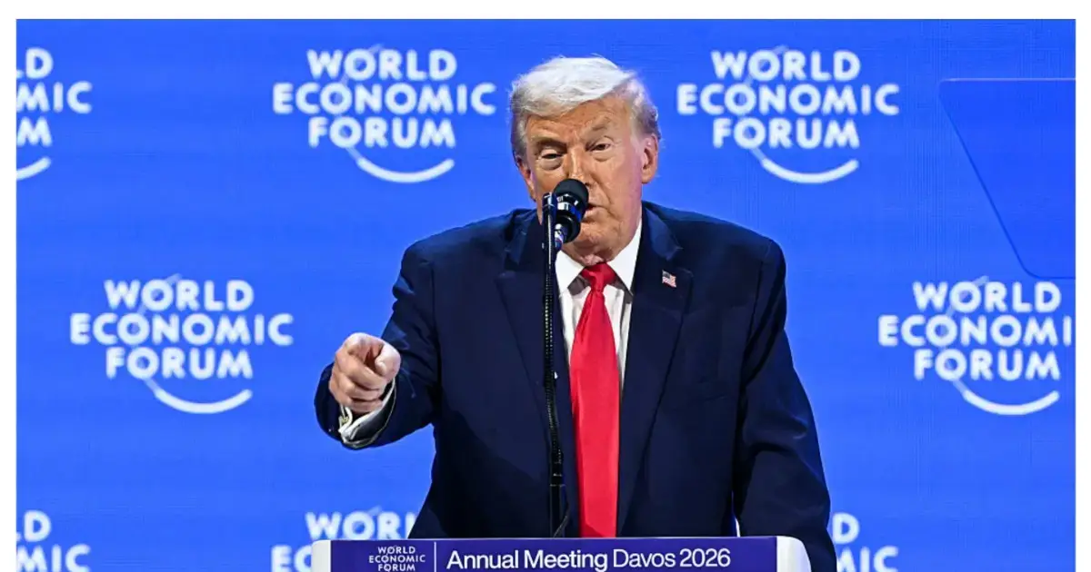 Something Off !: Viewers Swear Theyve Cracked the Mystery Behind Trump Rare AF1 Delay and the Way He Stumbled Through Davos Just Made the Whole Thing Feel Louder