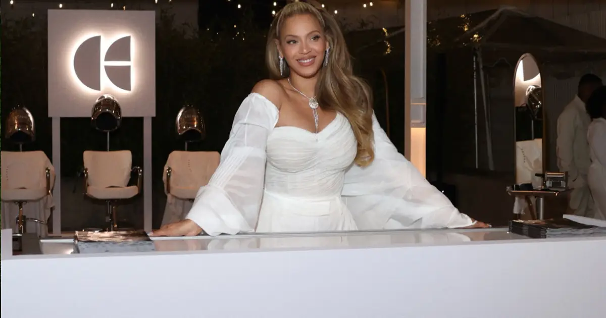 Beyoncé Brings Stars Out To The Cécred Styling Hair Show