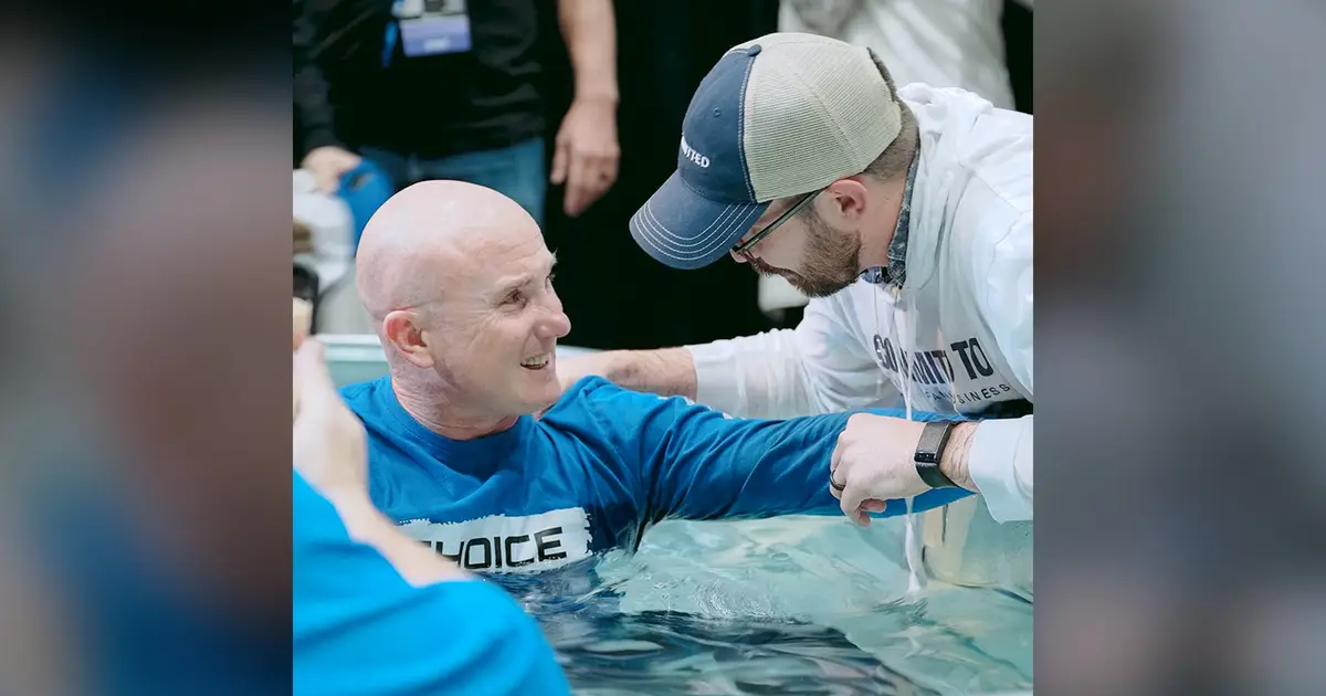 200+ Saved , Dozens Baptized at Roofer Convention :  Special Move of the Holy Spirit