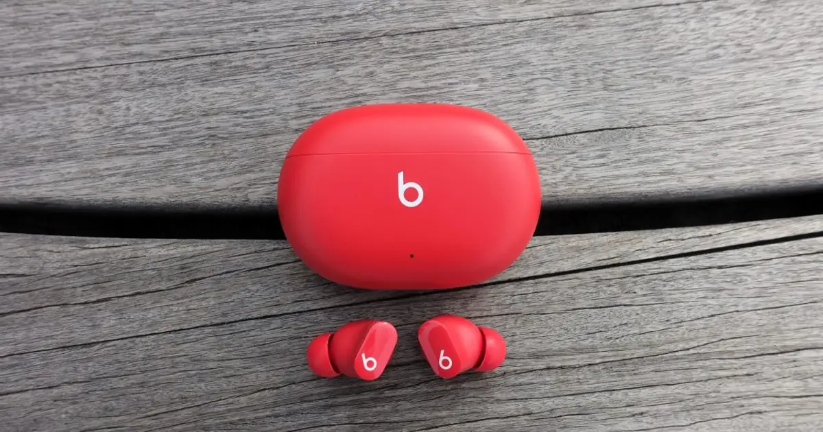 Apple patches high-severity eavesdropping vulnerability in Beats Studio Buds