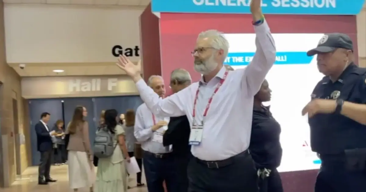 Scientists ejected from diabetes conference for distributing journal reprints