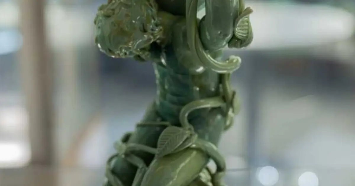 Sculpture recreates odd optical effects of famed Lycurgus Cup