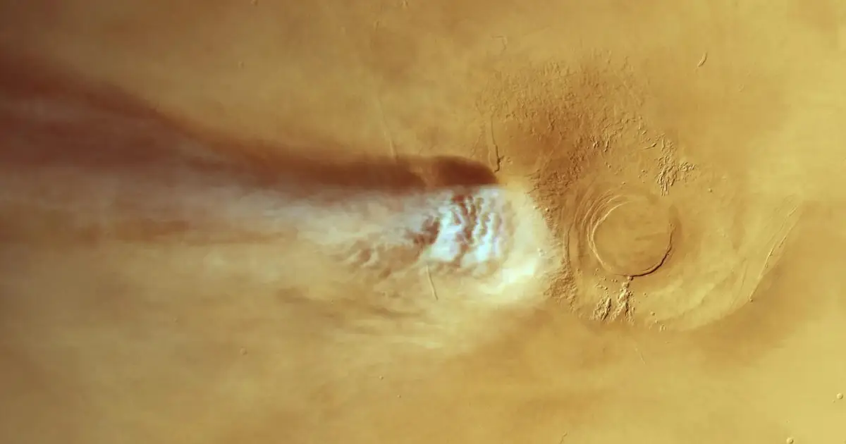 A 1,000-mile cloud on Mars may reveal physics never seen in nature