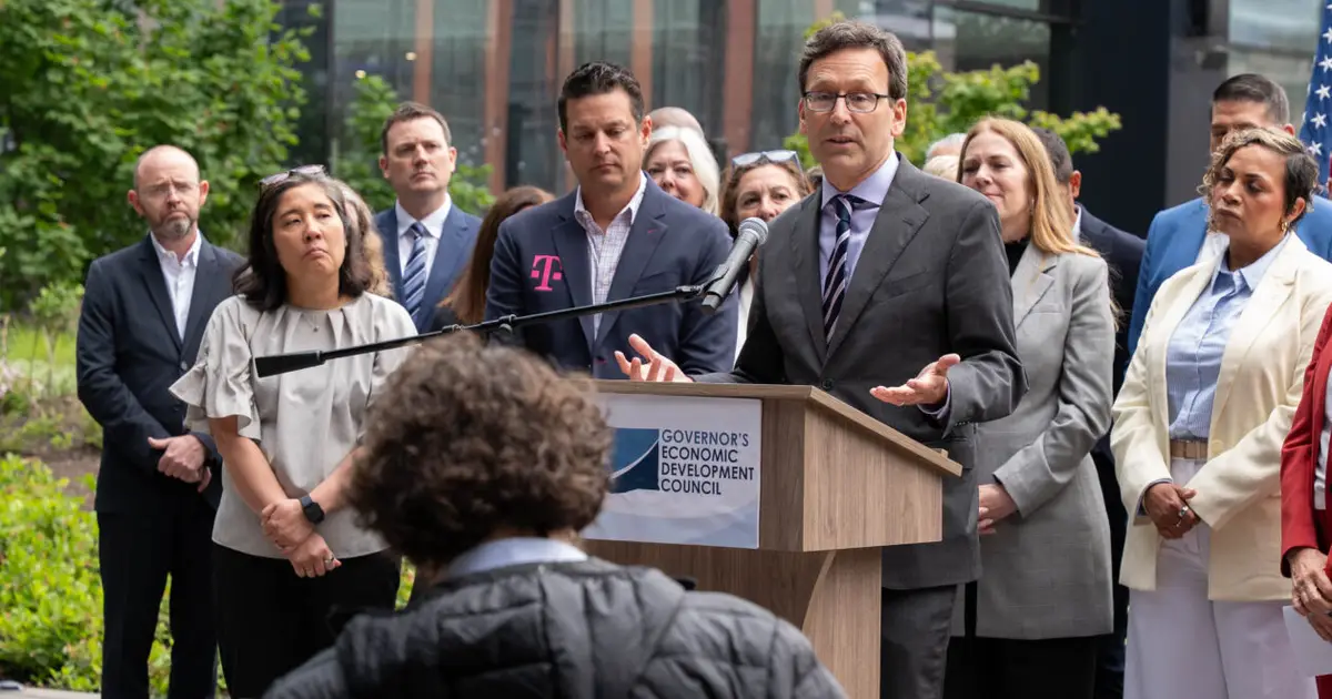 As business concerns mount, Washington Gov. Bob Ferguson taps Amazon, Microsoft and others to shape economic strategy