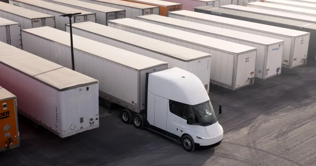 Filings show Amazon’s stake in electric trucking company that just struck a deal for 500 Tesla Semis