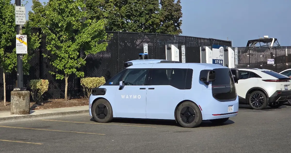 This is way mo’ fun: Baby blue Waymo ‘Ojai’ spotted in Seattle, adding to robotaxi test fleet