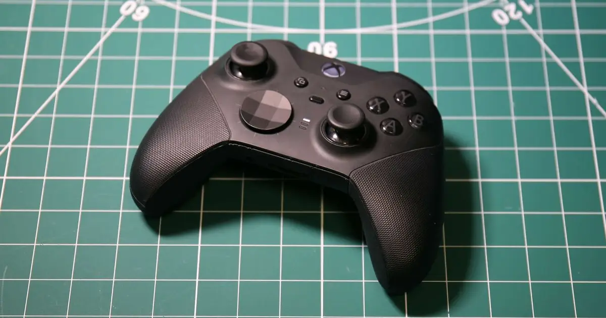 Redditor buys what looks to be a prototype for unreleased Xbox Elite Series 3 controller, posts about it on Reddit, then the thread goes dark