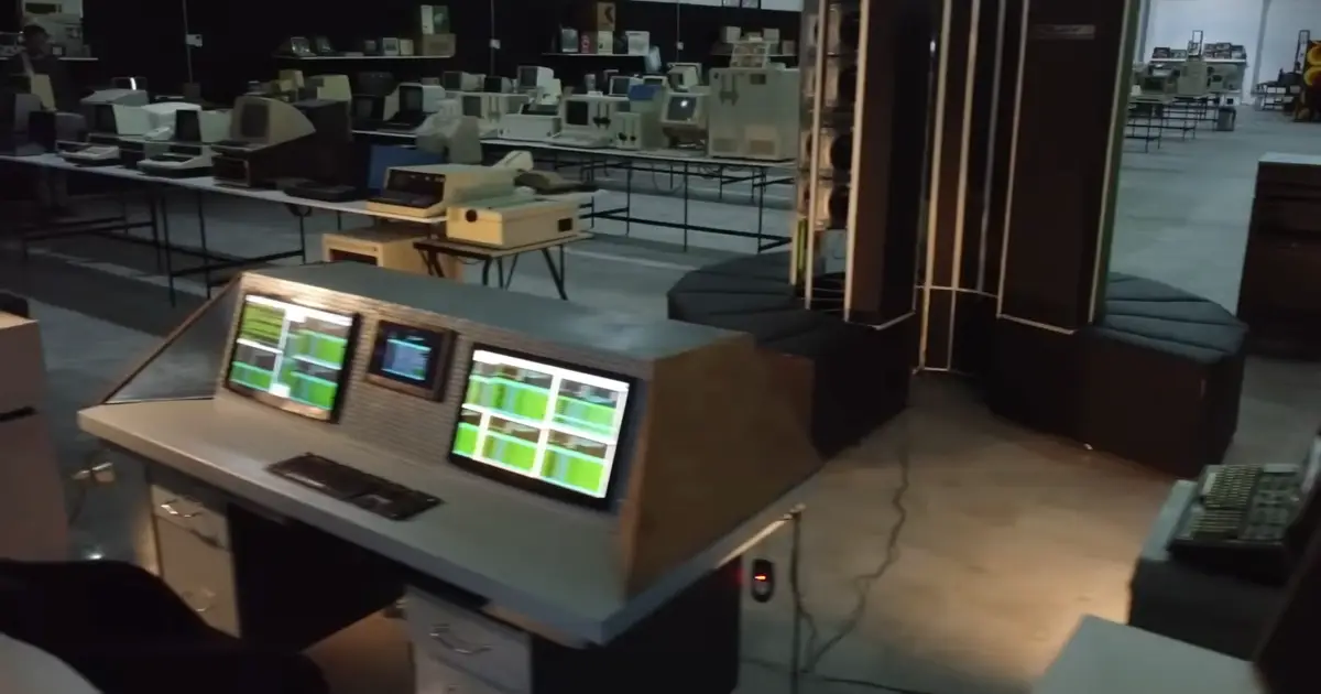 Museum strings together 30 old Mac minis for replica of most successful supercomputer, builds something more powerful than the original