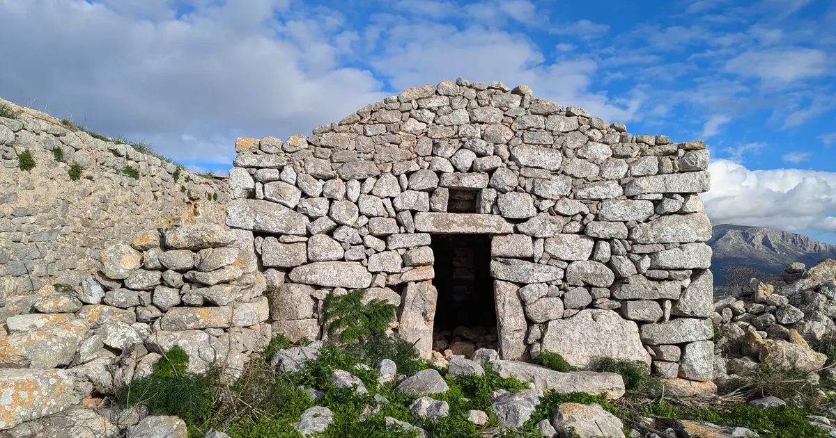 Genetically unique group in southern Greece can trace their paternal ancestry to the Bronze Age