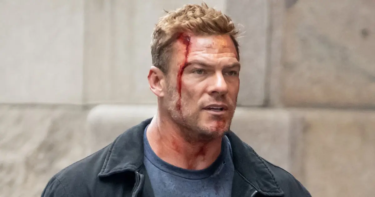 Reacher star Alan Ritchson is in talks to replace Jason Momoa on the Helldivers movie