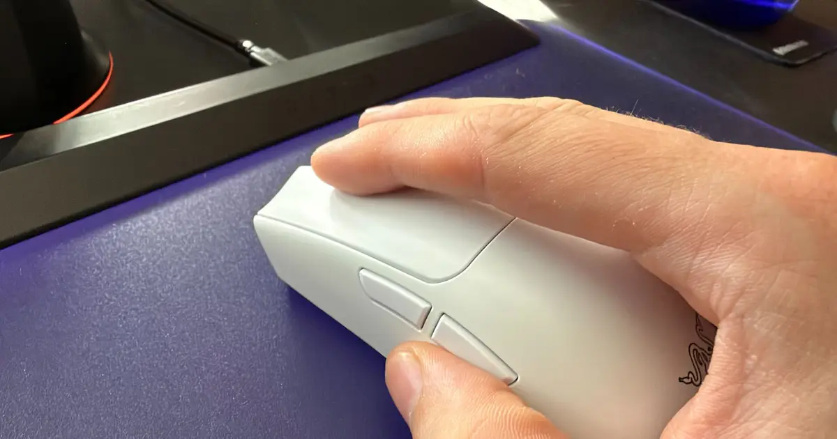 I don't care what you lot say, the side buttons on a mouse are for copy and paste (on desktop)