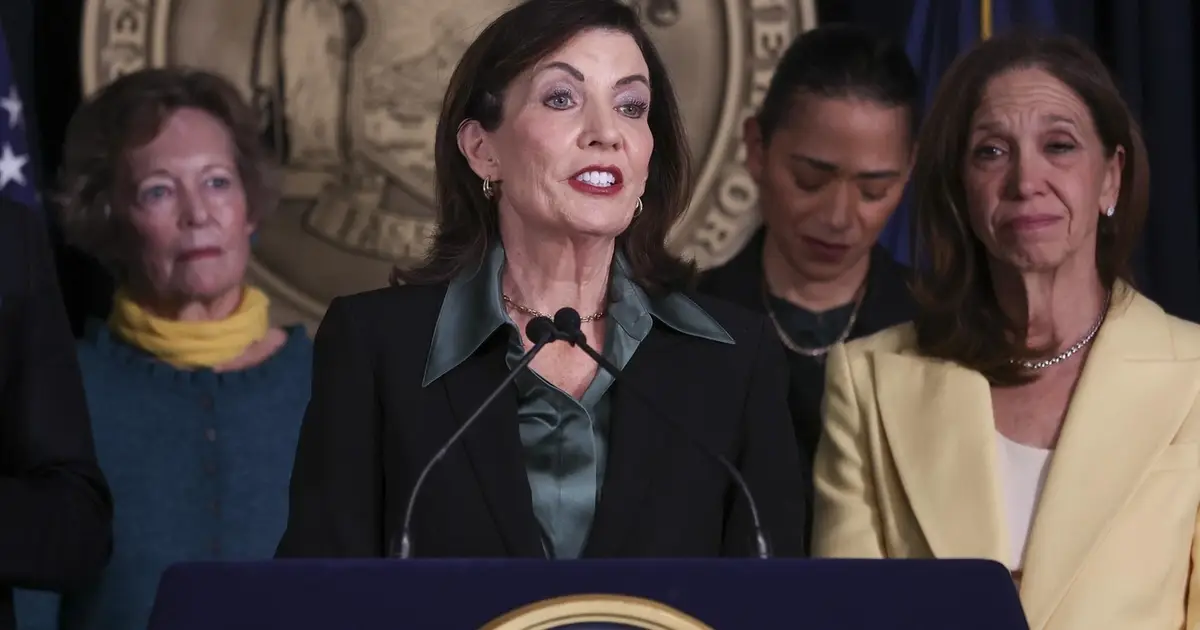 Medical Aid in Dying : Gov . Hochul signs bill allowing life - ending medication for terminally ill patients in New York