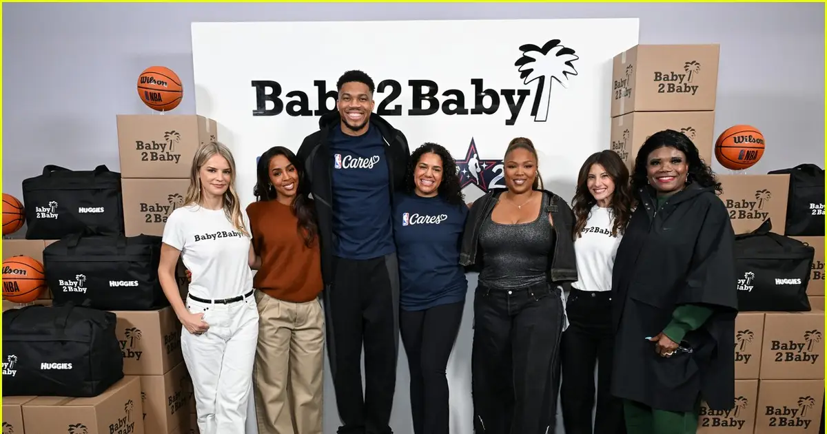 Connor Storrie , Lizzo , & More Stars Volunteer at Baby2Baby & NBA Cares Event : Photo 5281251 | Connor Storrie , Giannis Antetokounmpo , Jenna Dewan , Julie Bowen , Kelly Rowland , Lizzo , Molly Sims , Taylour Paige Photos