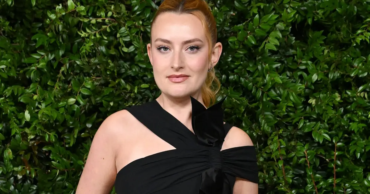 ‘Chicken Shop Date’ Star Amelia Dimoldenberg Developing ‘Skins’-Style Drama For The BBC