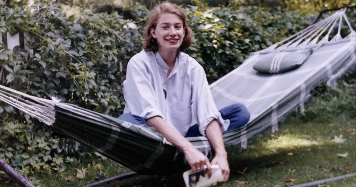 Now Playing: ‘Mary Oliver: Saved By The Beauty Of The World,’ Sasha Waters Documentary On Poet Beloved By Oprah, Stephen Colbert & More