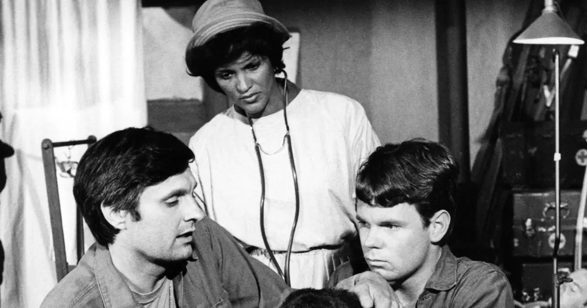 Gwen Farrell Adair Dies: ‘M*A*S*H’ Actress Was 94