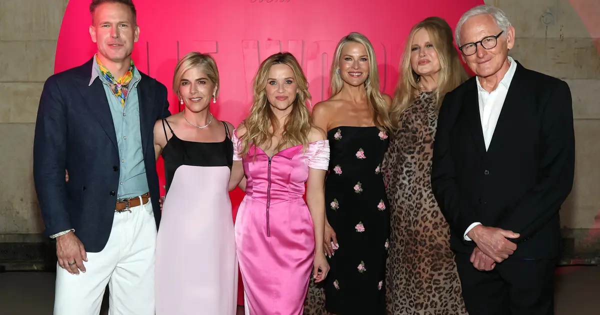 Reese Witherspoon Gets Teary-Eyed About “Passing The Pink Torch” To ‘Elle’ Star Lexi Minetree At ‘Legally Blonde’ Reunion: “Such A Beautiful Heart”