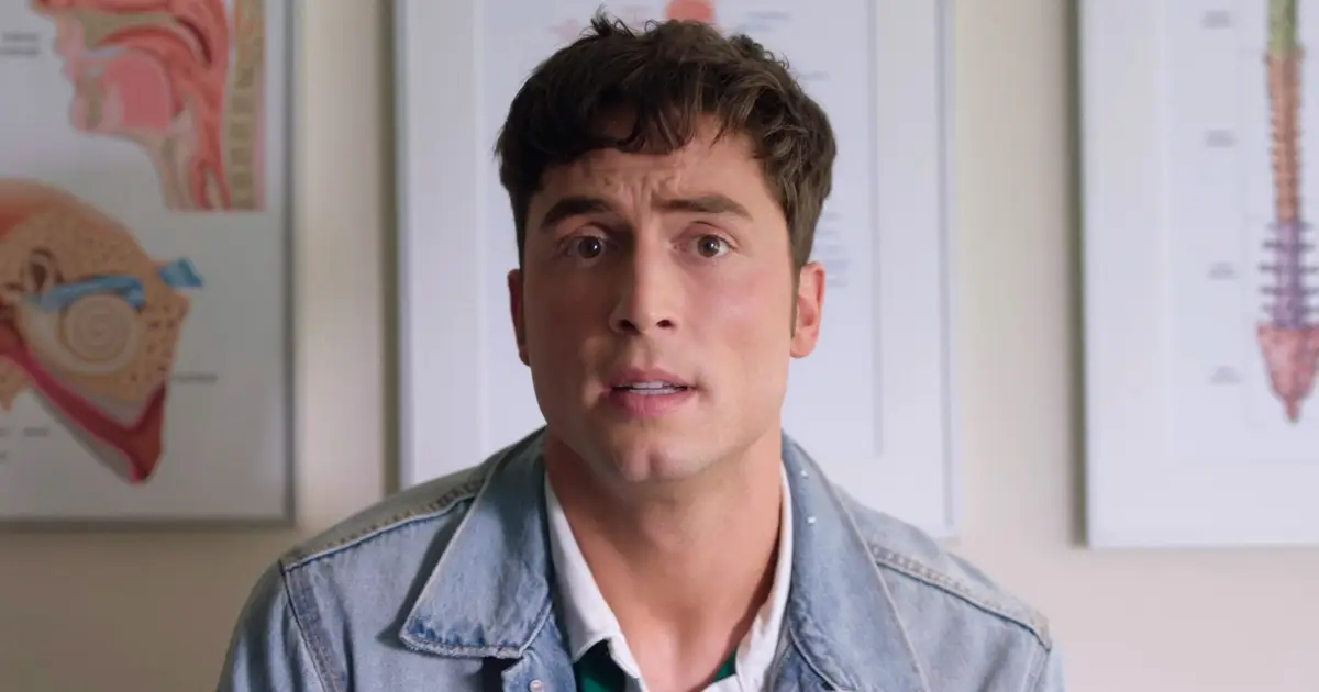 ‘Overcompensating’s Benito Skinner Plays Two Roles In Season 2, Teases “Something Sinister”