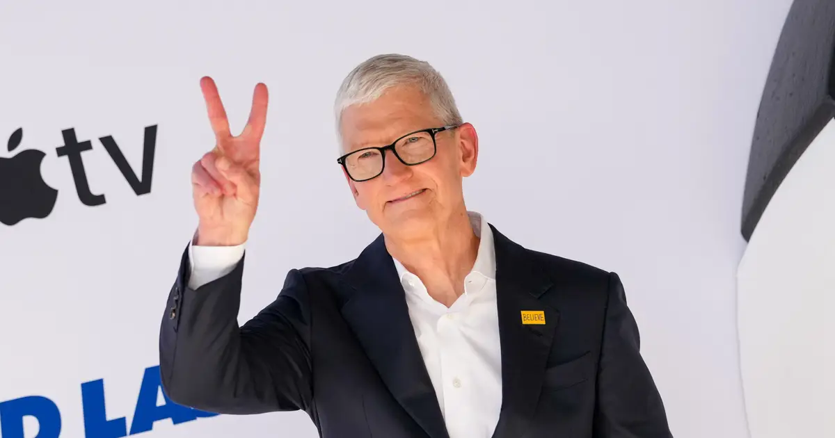 Tim Cook’s Swan Song At Apple Sees Quarterly IPhone Sales Surge, Highflying Stock Dip