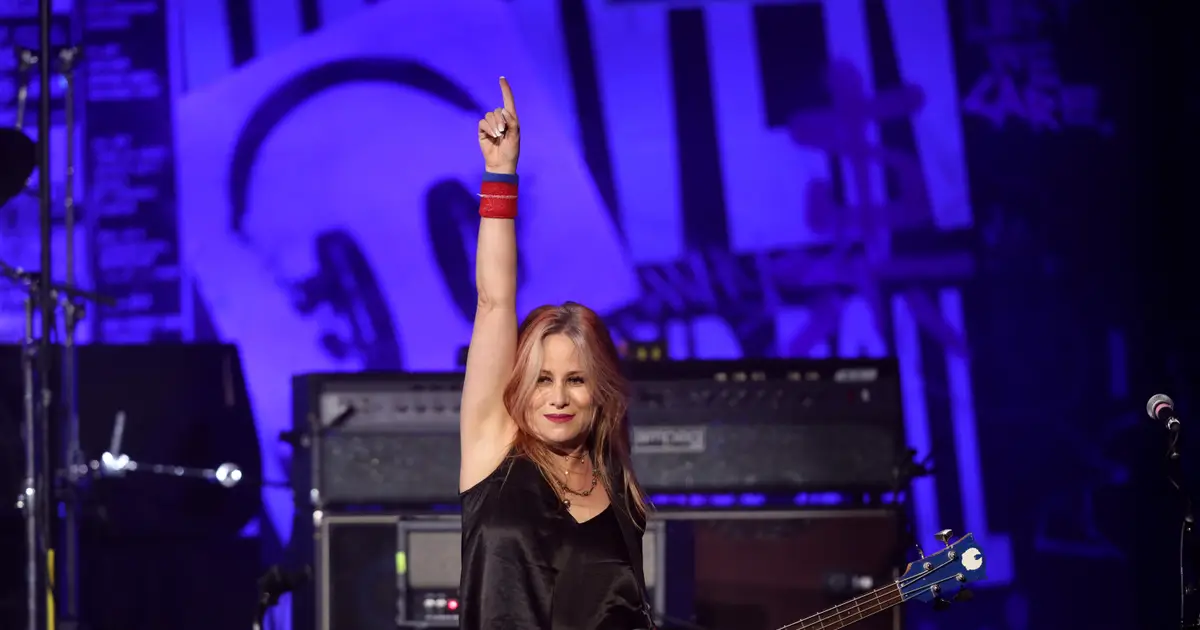 Jennifer Finch Dies: L7 Bassist Who Battled Brain Cancer Was 59