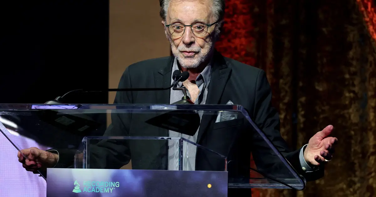 Frankie Valli Denies The Rumors: “I Am Not Retired”
