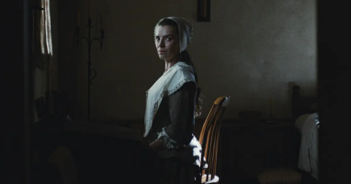 Betty Gilpin Calls ‘Widow’s Bay’ The “Ultimate F*ck You” To “Algorithm-Friendly” TV: “So Satisfying”