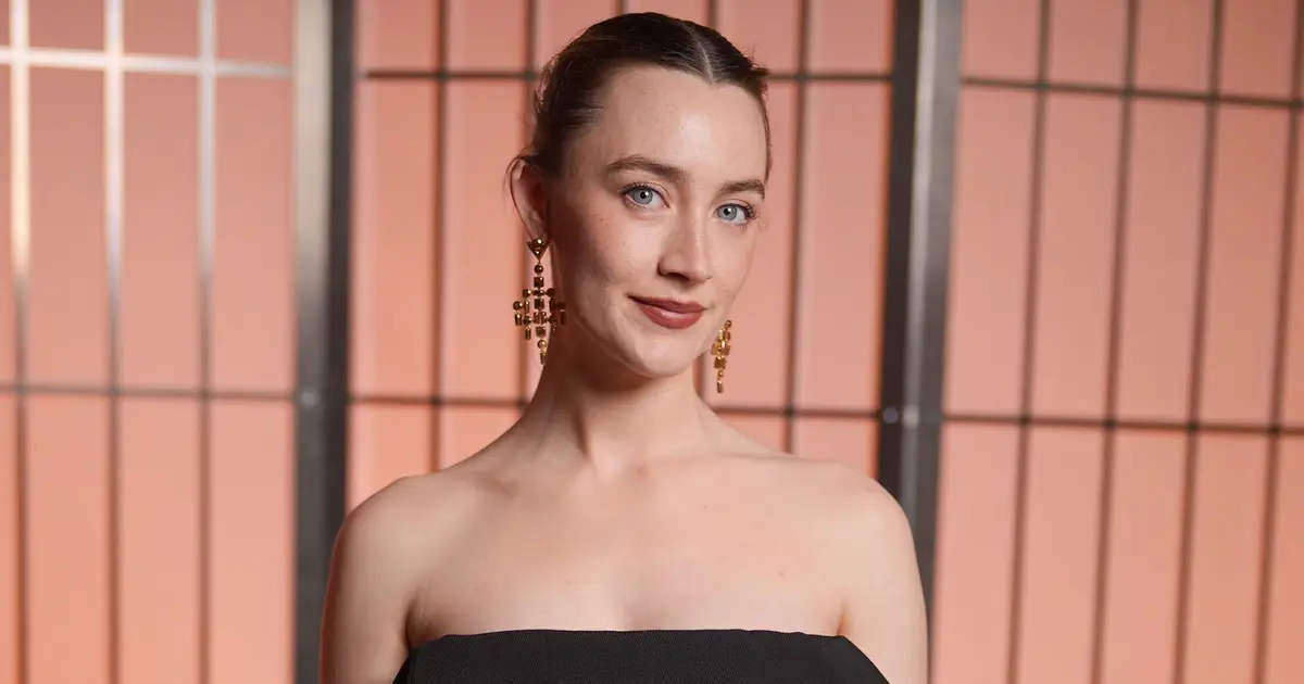 Saoirse Ronan Is “Dead Serious” About Playing A Bond Villain: “I Want To Go Dark”