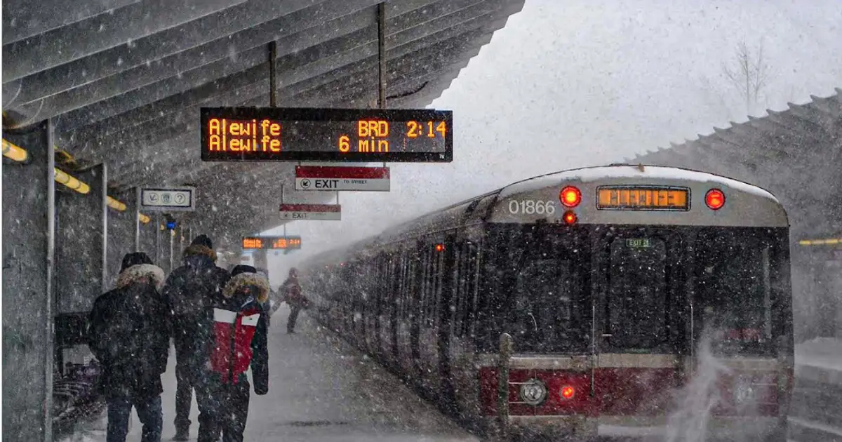 MBTA : Cold - weather , older trains to blame for major Red Line delays ; weekend diversion cancelled
