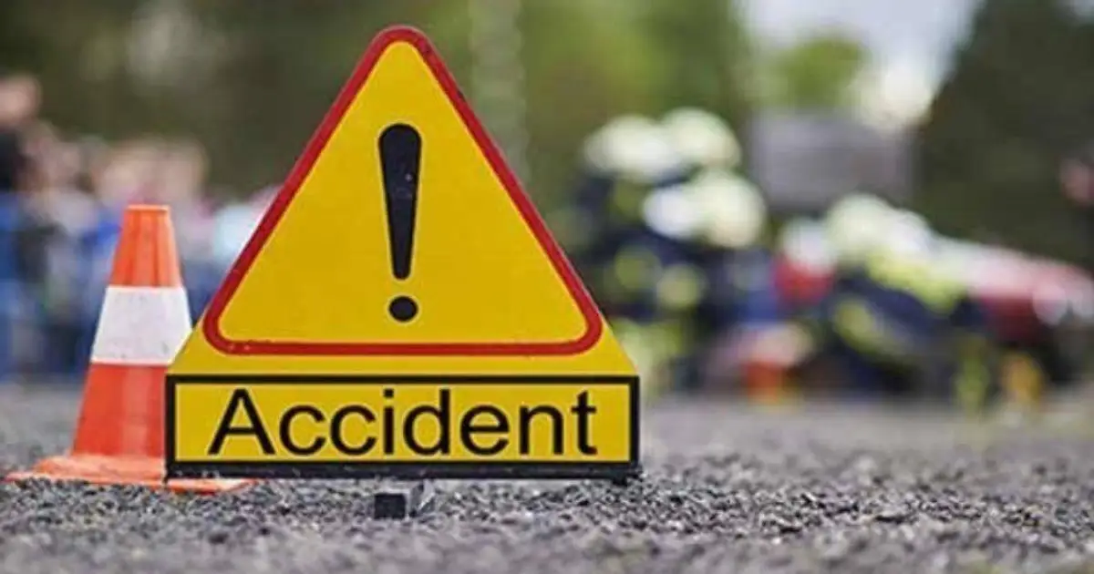 Speeding Jaguar Crashed Into Truck In Noida : 19 - Year - Old Girl Killed , 3 Injured