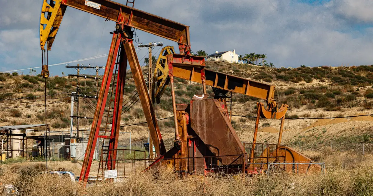 Oil Prices Rise as U . S .- Iran Tensions Fuel Supply Concerns Despite Pipeline Recovery