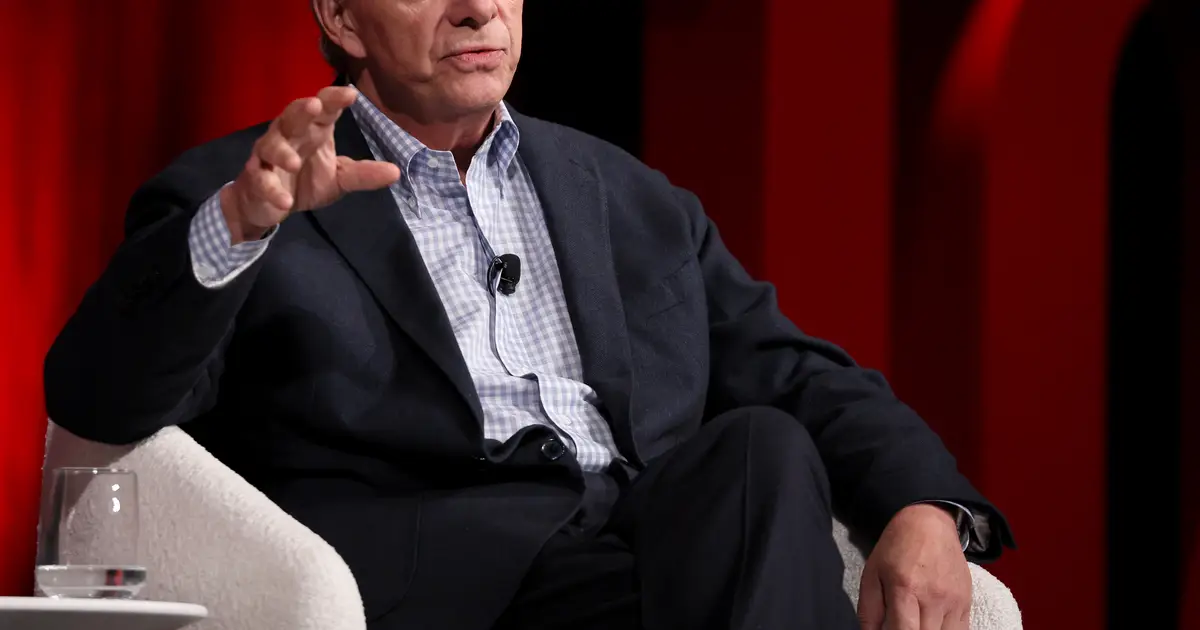 Ray Dalio warns Trump risks a  more clear civil war  following Minneapolis shooting