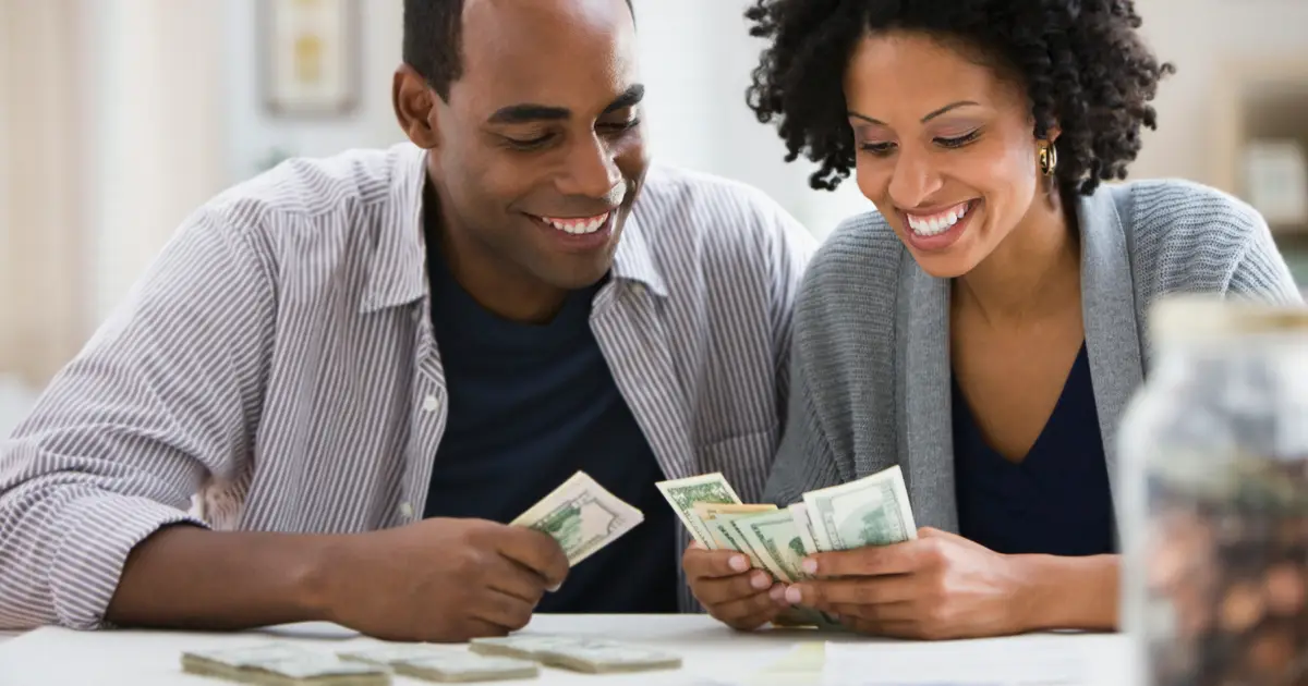 The Smartest Dividend Stock to Buy With $10 , 000 Right Now