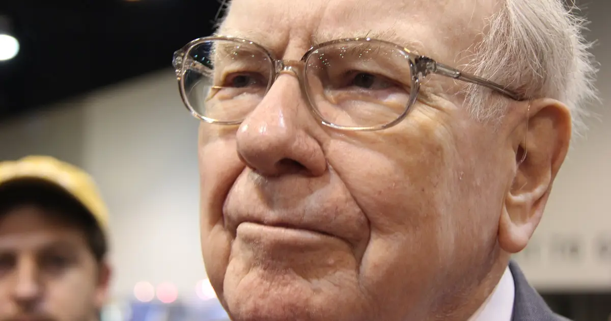 Before Retiring , Warren Buffett Sold These 6 Stocks and Piled Into This High - Yield Investment