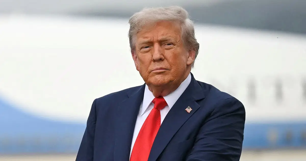 Trump leaks private texts from world leaders as he heads to Davos