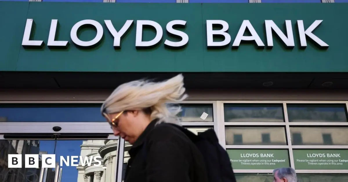 Lloyds, Halifax and Bank of Scotland app users hit by outage