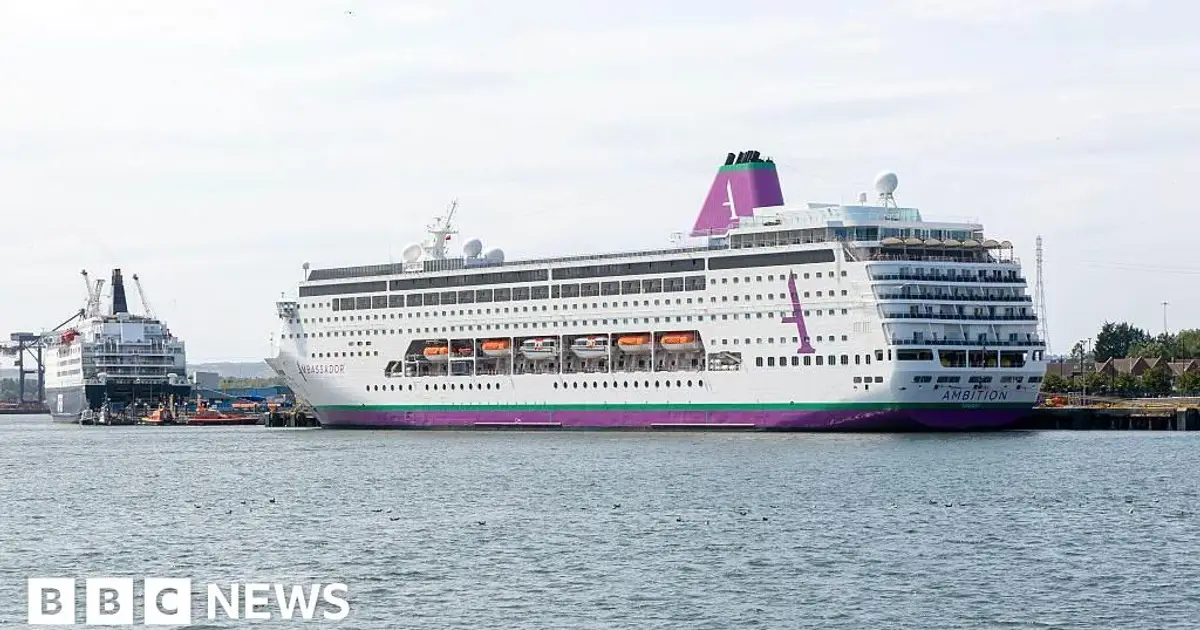 More than 1,000 passengers held on cruise after gastrointestinal illness outbreak