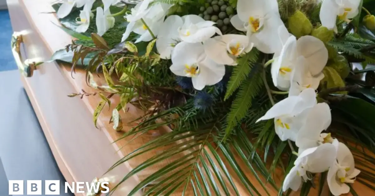 Two charged after collapse of funeral firm Safe Hands affected 46 , 000 people