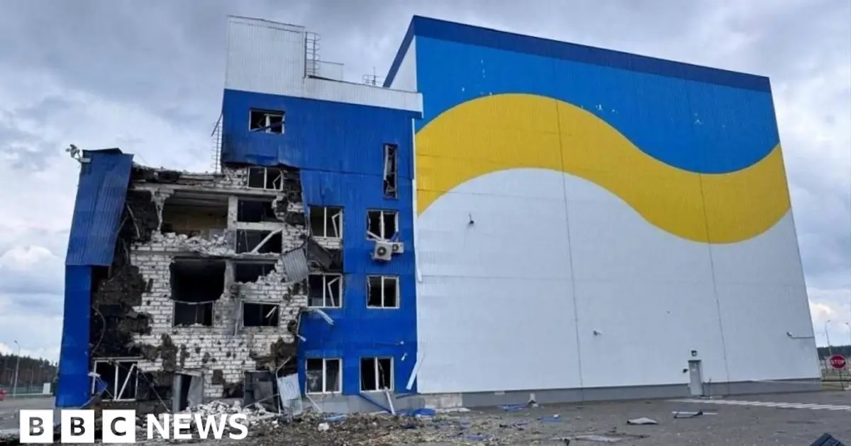 Zelensky criticises 'vile' Chornobyl drone strike ahead of London talks