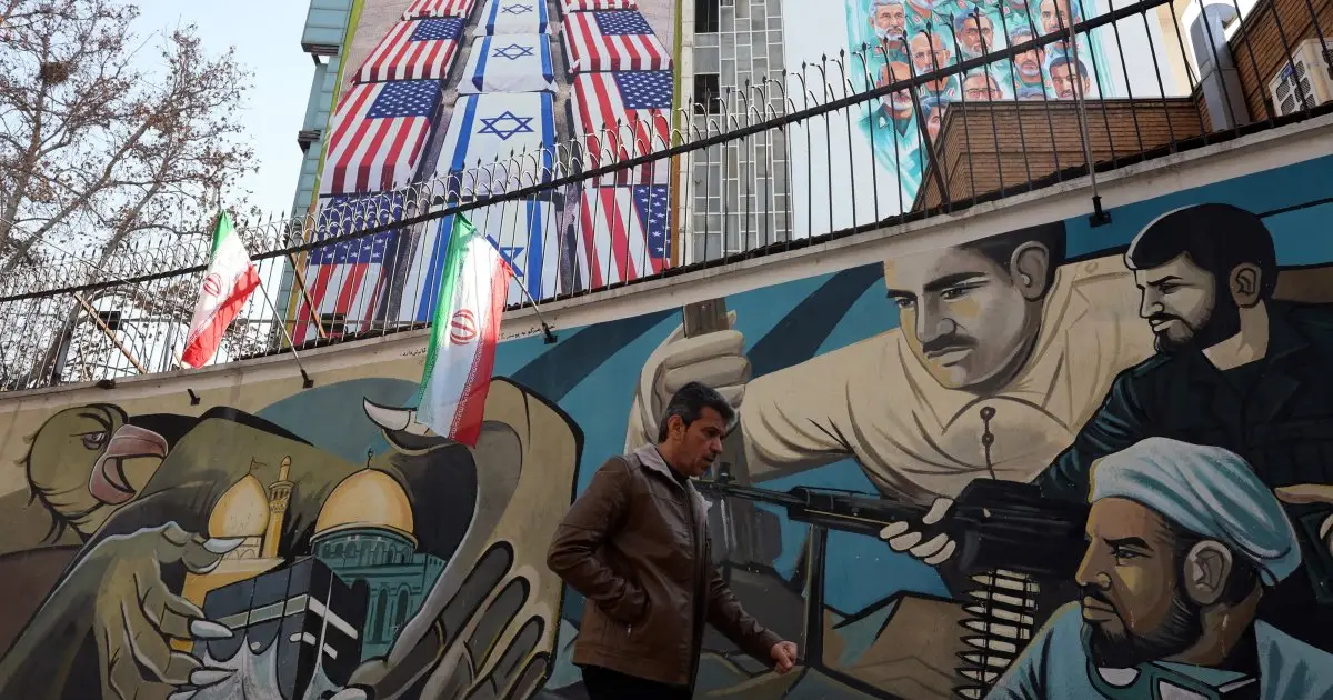 Iran protest deaths top 5 , 100 as US warships head to Mideast