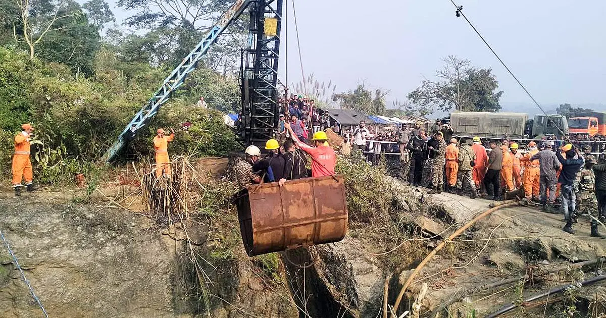 Many killed in Meghalaya coal mine blast ; several feared trapped
